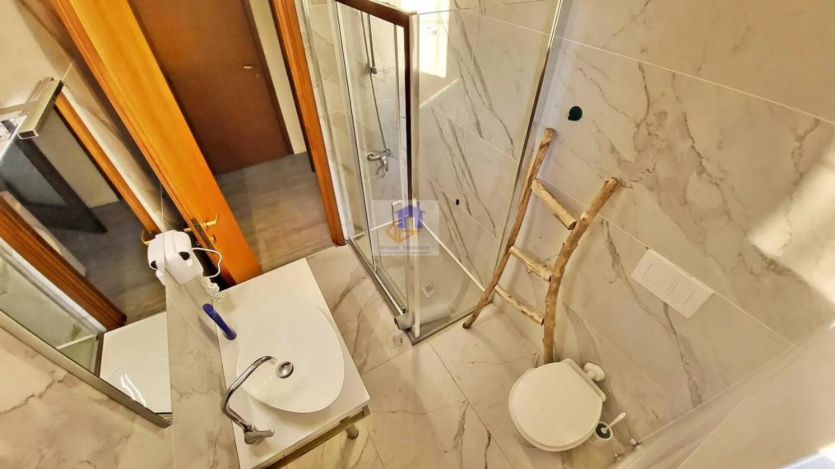 Toma Apartment Trilocale Moderno Per Max 6 Persone Milán 0*,  Italia
