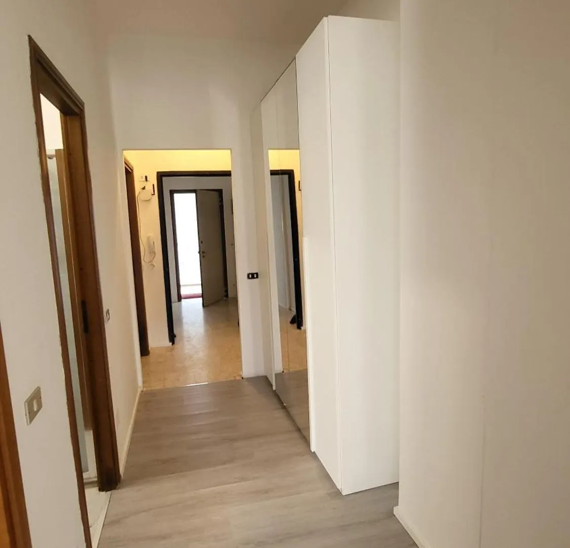 Toma Apartment Trilocale Moderno Per Max 6 Persone Milán