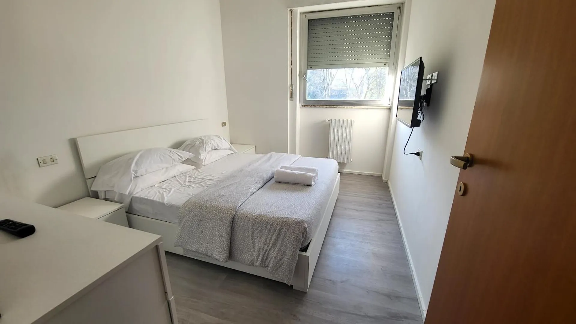 Toma Apartment Trilocale Moderno Per Max 6 Persone ミラノ