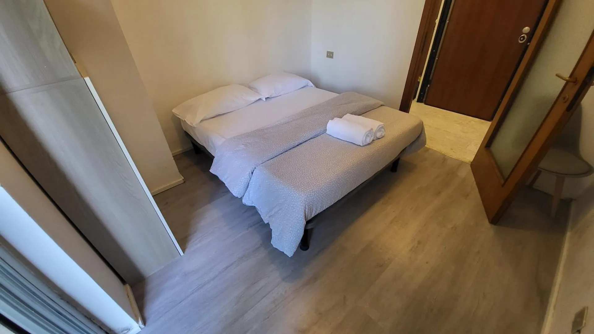Toma Apartment Trilocale Moderno Per Max 6 Persone ミラノ