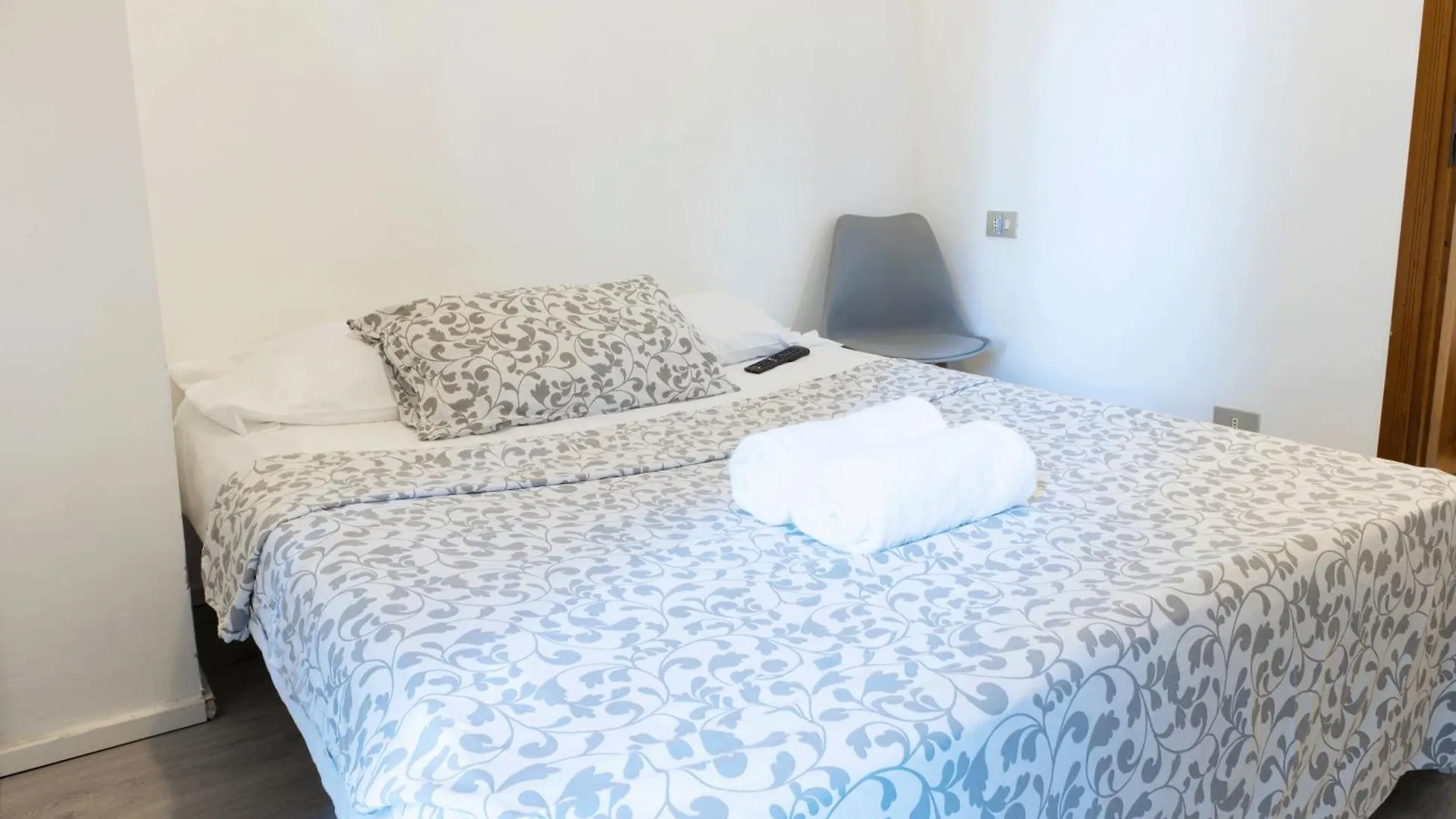 Toma Apartment Trilocale Moderno Per Max 6 Persone ミラノ